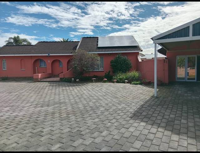 3 BEDROOM HOUSE FOR SALE IN BRACKENHURST
